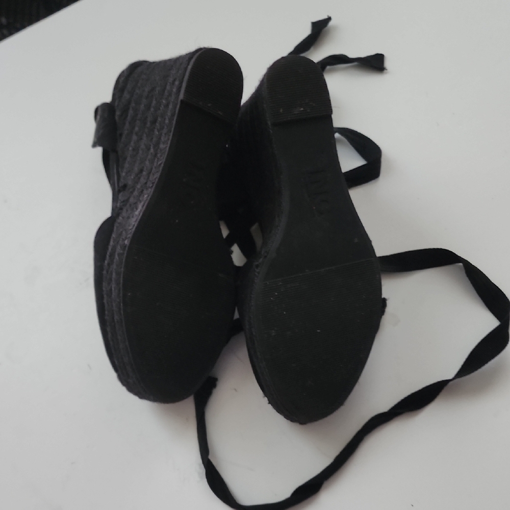 Elegant Black Espadrilles with Ankle Straps - Picture 6 of 7